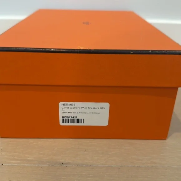 HERMÈS Black Velvet Sneakers w/ Wings 38.5 excellent condition, 
Worn 2x - Picture 8 of 10